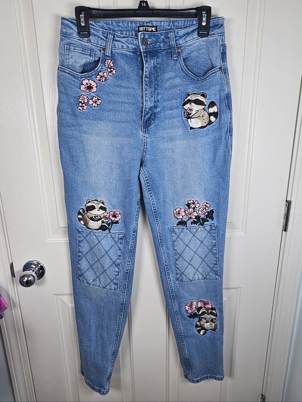 Hot Topic Raccoon Cherry Blossom Embroidered Mom Jeans Size 9